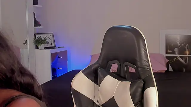 Snapshot of SavannahWildee chatting on December 6, 2024, 7:23 pm SavannahWildee online show from December 6, 2024, 7:23 pm