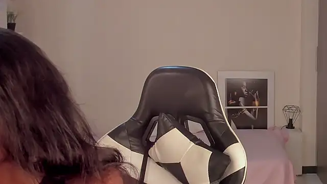 Snapshot of SavannahWildee chatting on December 11, 2024, 10:47 am SavannahWildee online show from December 11, 2024, 10:47 am