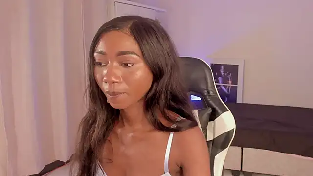 Snapshot of SavannahWildee chatting on December 19, 2024, 9:28 pm SavannahWildee online show from December 19, 2024, 9:28 pm