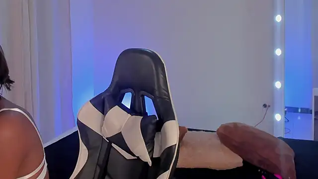 Snapshot of SavannahWildee chatting on January 29, 2025, 11:20 am SavannahWildee online show from January 29, 2025, 11:20 am