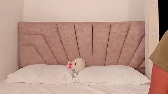 Snapshot of SavannahWildee chatting on November 3, 2025, 12:17 pm SavannahWildee online show from November 3, 2025, 12:17 pm