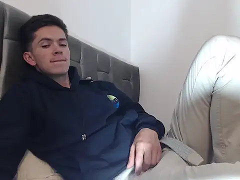 Snapshot of Eliantg chatting on September 13, 2025, 12:21 am Eliantg online show from September 13, 2025, 12:21 am