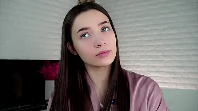 Snapshot of LowOncoming chatting on January 17, 2025, 1:15 am LowOncoming online show from January 17, 2025, 1:15 am