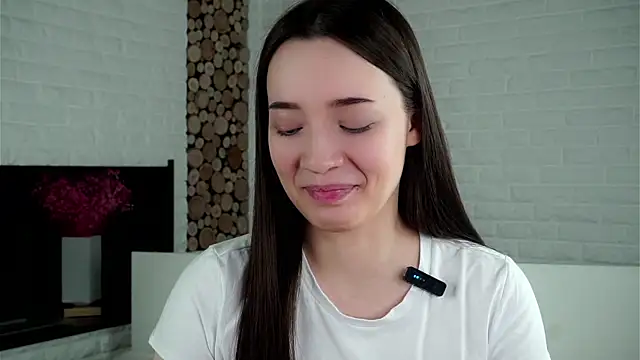 Snapshot of LowOncoming chatting on January 20, 2025, 2:32 am LowOncoming online show from January 20, 2025, 2:32 am