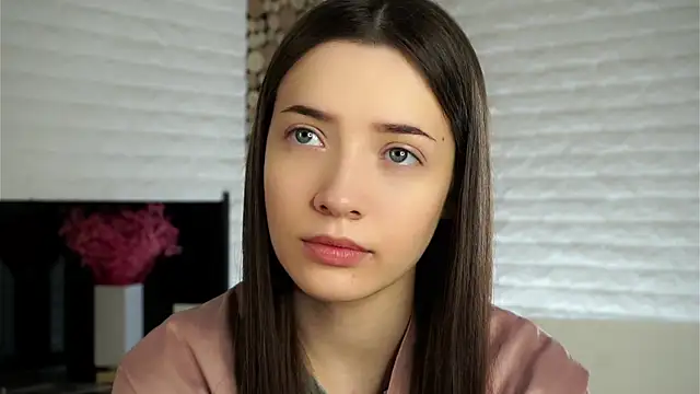 Snapshot of LowOncoming chatting on January 21, 2025, 1:18 am LowOncoming online show from January 21, 2025, 1:18 am