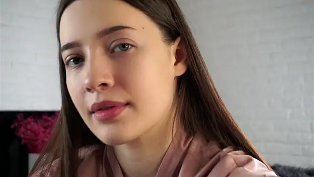 Snapshot of LowOncoming chatting on February 1, 2025, 1:12 am LowOncoming online show from February 1, 2025, 1:12 am