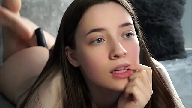 Snapshot of LowOncoming chatting on February 4, 2025, 7:51 am LowOncoming online show from February 4, 2025, 7:51 am