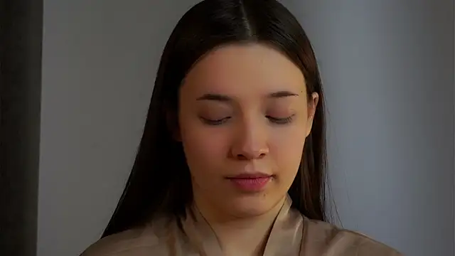 Snapshot of LowOncoming chatting on February 15, 2025, 4:25 am LowOncoming online show from February 15, 2025, 4:25 am