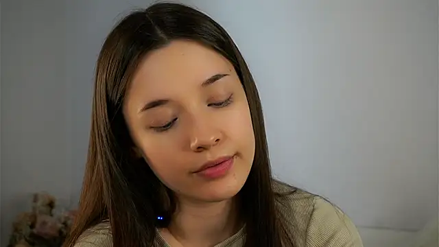 Snapshot of LowOncoming chatting on March 8, 2025, 4:23 am LowOncoming online show from March 8, 2025, 4:23 am