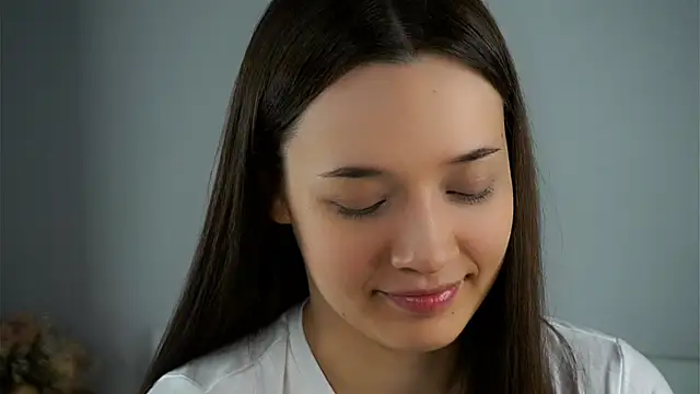 Snapshot of LowOncoming chatting on March 11, 2025, 1:05 am LowOncoming online show from March 11, 2025, 1:05 am