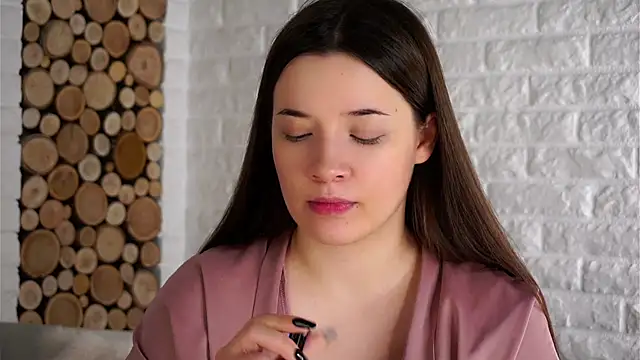 Snapshot of LowOncoming chatting on September 25, 2025, 2:26 am LowOncoming online show from September 25, 2025, 2:26 am