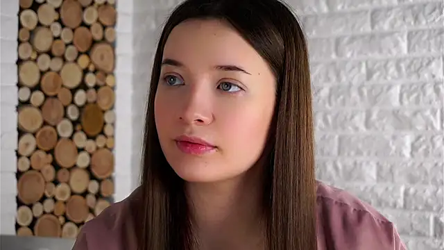 Snapshot of LowOncoming chatting on September 26, 2025, 1:20 am LowOncoming online show from September 26, 2025, 1:20 am