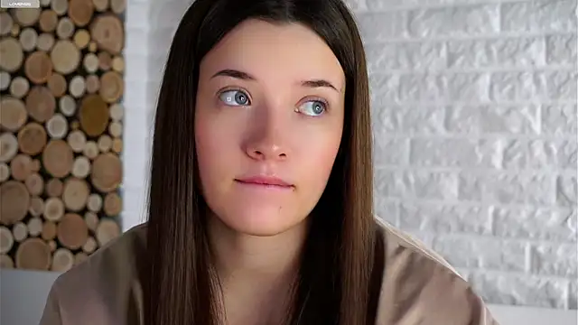 Snapshot of LowOncoming chatting on October 20, 2025, 1:39 am LowOncoming online show from October 20, 2025, 1:39 am