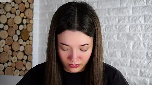 Snapshot of LowOncoming chatting on October 25, 2025, 2:08 am LowOncoming online show from October 25, 2025, 2:08 am