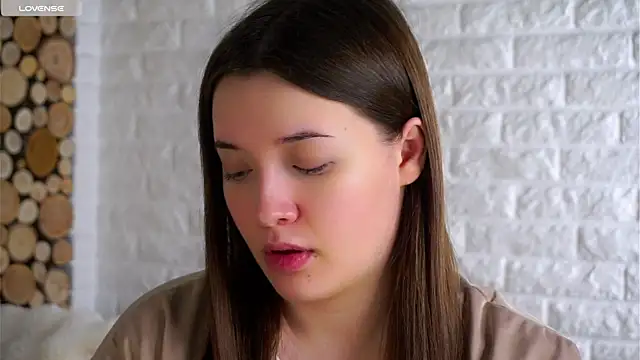 Snapshot of LowOncoming chatting on November 7, 2025, 2:00 am LowOncoming online show from November 7, 2025, 2:00 am