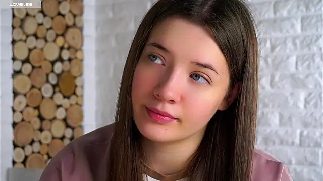 Snapshot of LowOncoming chatting on November 9, 2025, 2:10 am LowOncoming online show from November 9, 2025, 2:10 am