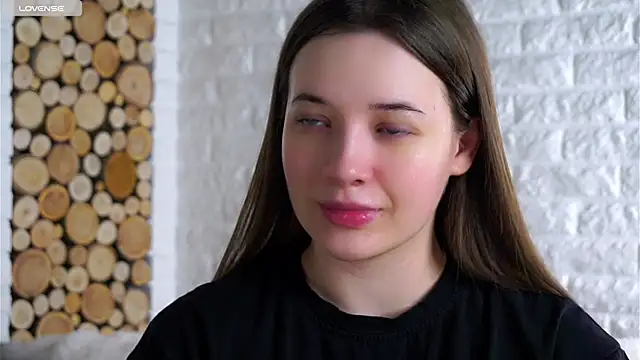 Snapshot of LowOncoming chatting on November 15, 2025, 2:09 am LowOncoming online show from November 15, 2025, 2:09 am