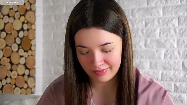 Snapshot of LowOncoming chatting on November 22, 2025, 2:10 am LowOncoming online show from November 22, 2025, 2:10 am