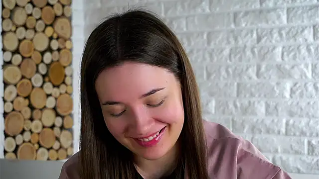 Snapshot of LowOncoming chatting on November 28, 2025, 2:14 am LowOncoming online show from November 28, 2025, 2:14 am