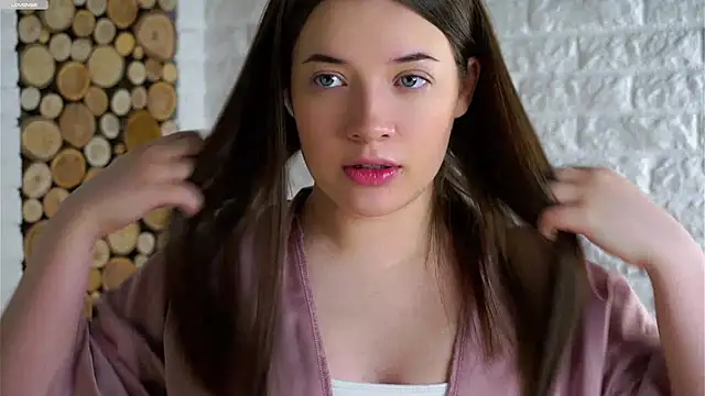 Snapshot of LowOncoming chatting on December 15, 2025, 2:05 am LowOncoming online show from December 15, 2025, 2:05 am