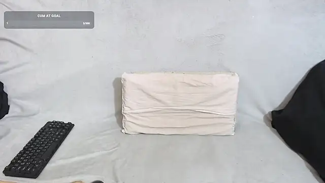 Snapshot of qustci-couple chatting on March 13, 2025, 5:18 pm qustci-couple online show from March 13, 2025, 5:18 pm