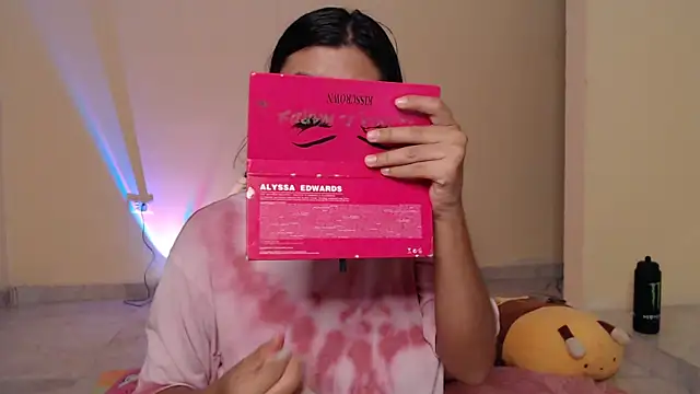  maiahairy  online show from December 20, 2024, 11:37 pm