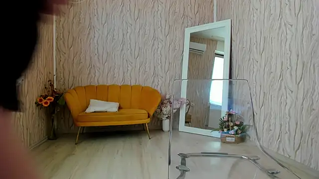 AishaRouhi online show from March 14, 2025, 3:15 am