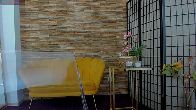 AishaRouhi online show from September 12, 2025, 4:12 am