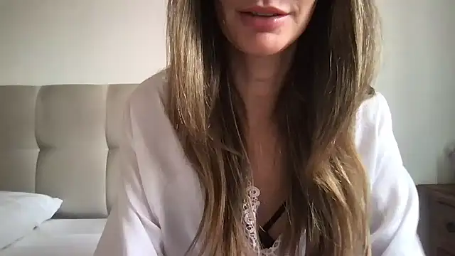 paolajonez online show from December 4, 2024, 3:32 pm