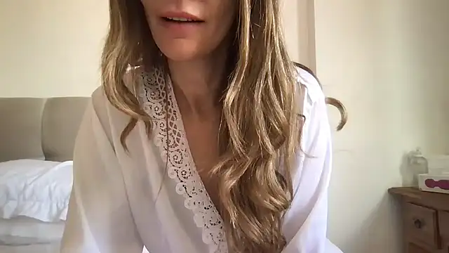 paolajonez online show from December 16, 2024, 11:12 am