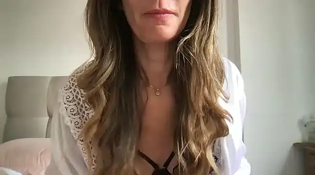 paolajonez online show from January 9, 2025, 1:13 pm