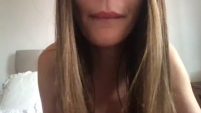 paolajonez online show from January 16, 2025, 6:59 pm