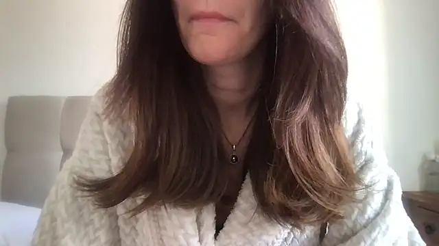 paolajonez online show from October 25, 2025, 5:51 pm