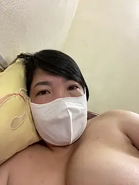 Hachi Sweetbabie  online show from November 26, 2025, 10:38 am