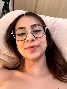 Snapshot of juanasnz99 chatting on December 12, 2024, 5:52 am juanasnz99 online show from December 12, 2024, 5:52 am