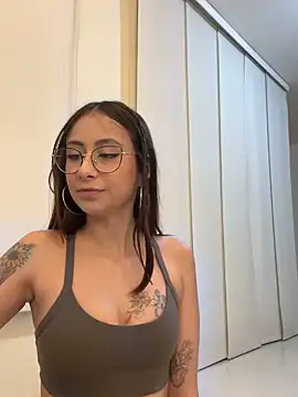 Snapshot of juanasnz99 chatting on December 14, 2024, 5:29 am juanasnz99 online show from December 14, 2024, 5:29 am