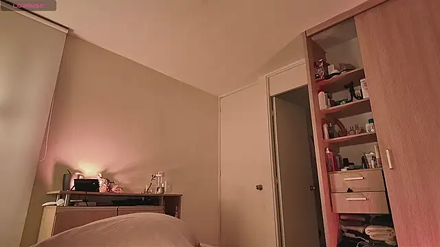 Snapshot of juanasnz99 chatting on September 27, 2025, 1:54 am juanasnz99 online show from September 27, 2025, 1:54 am