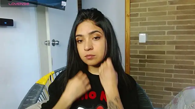 helenacyruss online show from November 14, 2025, 6:50 pm