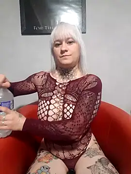 poussichienne online show from September 14, 2025, 8:46 am