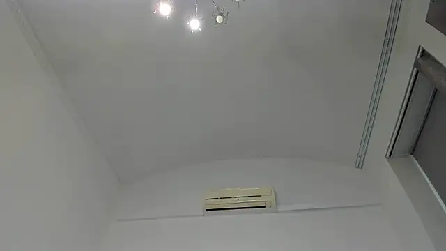 Snapshot of Moon__Eclipse chatting on December 22, 2024, 7:44 am Moon Eclipse online show from December 22, 2024, 7:44 am