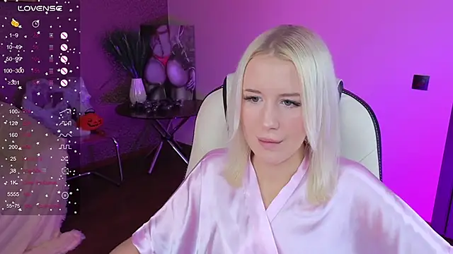 Snapshot of Selenatrend chatting on November 2, 2025, 12:51 pm Selenatrend online show from November 2, 2025, 12:51 pm