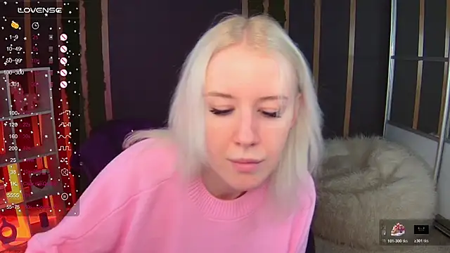 Snapshot of Selenatrend chatting on November 12, 2025, 12:16 pm Selenatrend online show from November 12, 2025, 12:16 pm