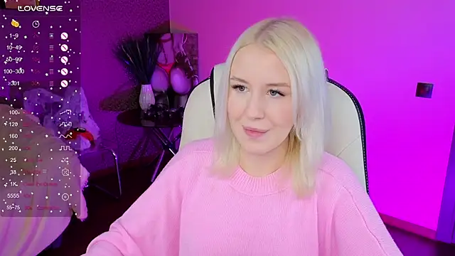 Snapshot of Selenatrend chatting on November 25, 2025, 12:16 pm Selenatrend online show from November 25, 2025, 12:16 pm