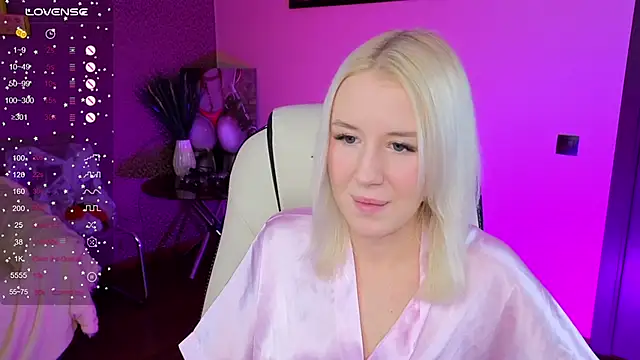 Snapshot of Selenatrend chatting on November 26, 2025, 6:14 am Selenatrend online show from November 26, 2025, 6:14 am