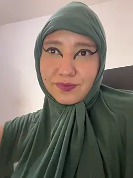 Snapshot of hannahayat chatting on November 21, 2025, 1:54 pm hannahayat online show from November 21, 2025, 1:54 pm