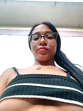 Snapshot of -VICKKY chatting on January 6, 2025, 10:26 pm -VICKKY online show from January 6, 2025, 10:26 pm