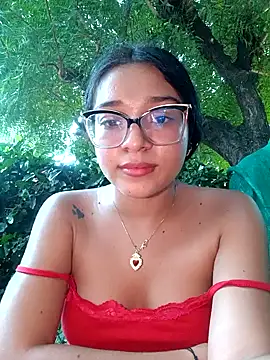 Snapshot of -VICKKY chatting on January 8, 2025, 10:37 pm -VICKKY online show from January 8, 2025, 10:37 pm