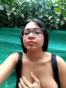 Snapshot of -VICKKY chatting on January 23, 2025, 1:02 pm -VICKKY online show from January 23, 2025, 1:02 pm