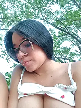 Snapshot of -VICKKY chatting on February 6, 2025, 11:04 pm -VICKKY online show from February 6, 2025, 11:04 pm