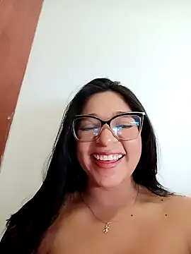 Snapshot of -VICKKY chatting on October 16, 2025, 1:50 am -VICKKY online show from October 16, 2025, 1:50 am